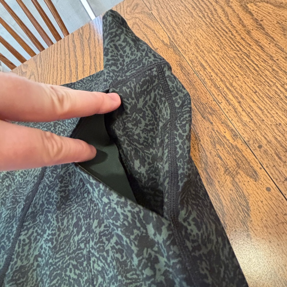 Senita athletics black and evergreen terrain leggings Medium - Picture 2 of 6